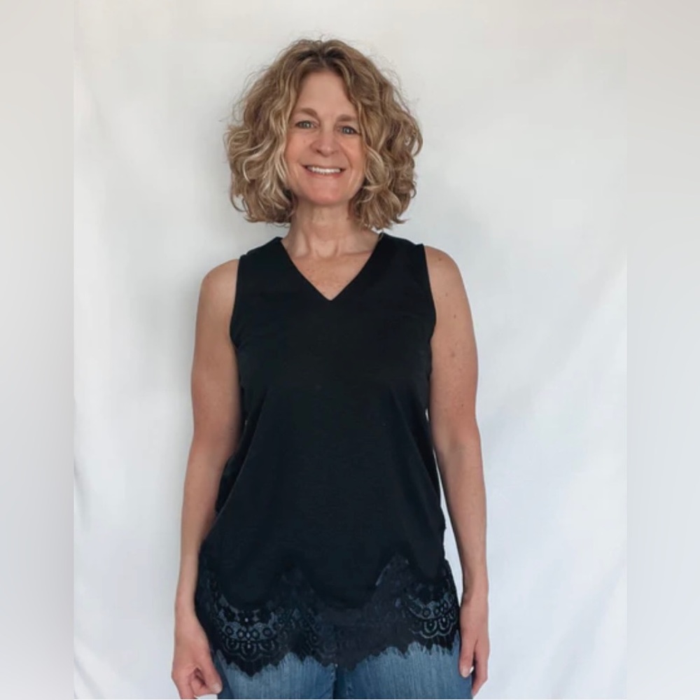 Karen Kane women’s size small V-neck lace layered blouse black color